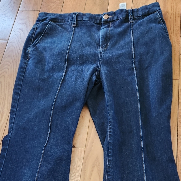 Chico's Women's Jeans Size 2/ size 12 - Picture 2 of 10